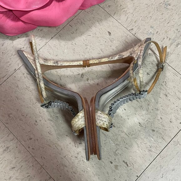 BADGLEY MISCHKA Grey Snake Leather Designer T-strap Sandals Heels 5"‎ - Picture 5 of 16